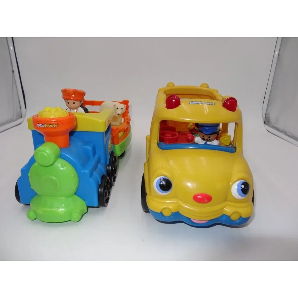 Fisher-Price Little People‎ Choo-Choo Zoo Train Conductor 3 Animals School Bus